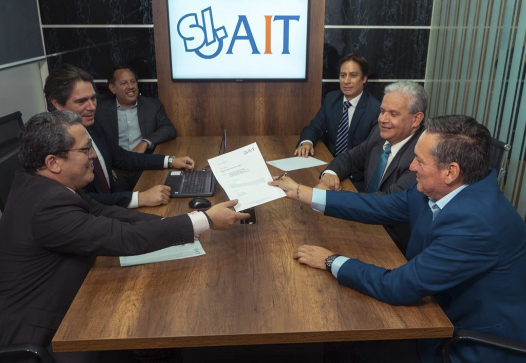 Firma De Contrato AIT